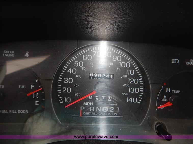 image for item I5188 2002 Ford Crown Victoria Police Interceptor