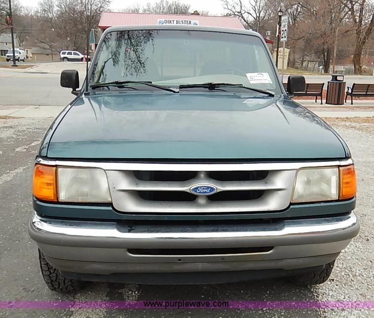 image for item I5189 1996 Ford Ranger XLT SuperCab pickup truck