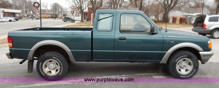image for item I5189 1996 Ford Ranger XLT SuperCab pickup truck
