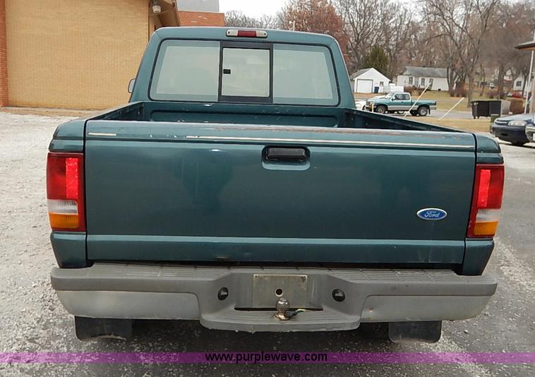 image for item I5189 1996 Ford Ranger XLT SuperCab pickup truck