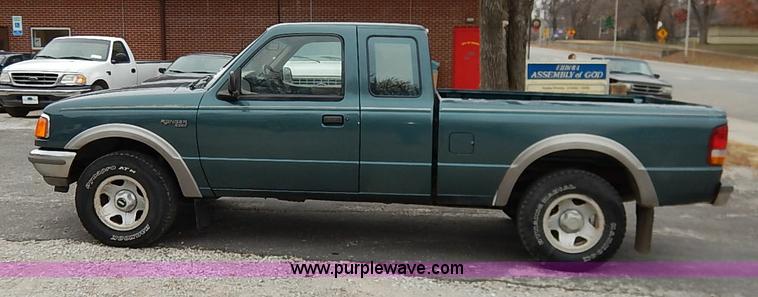 image for item I5189 1996 Ford Ranger XLT SuperCab pickup truck