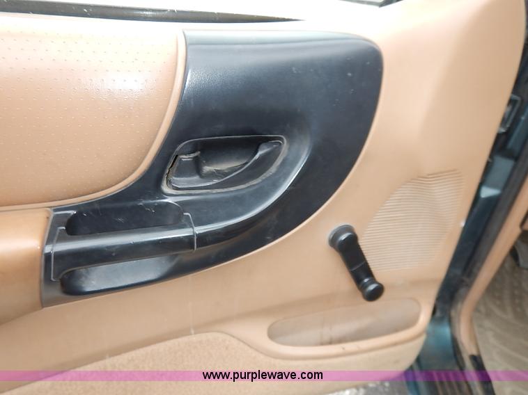image for item I5189 1996 Ford Ranger XLT SuperCab pickup truck