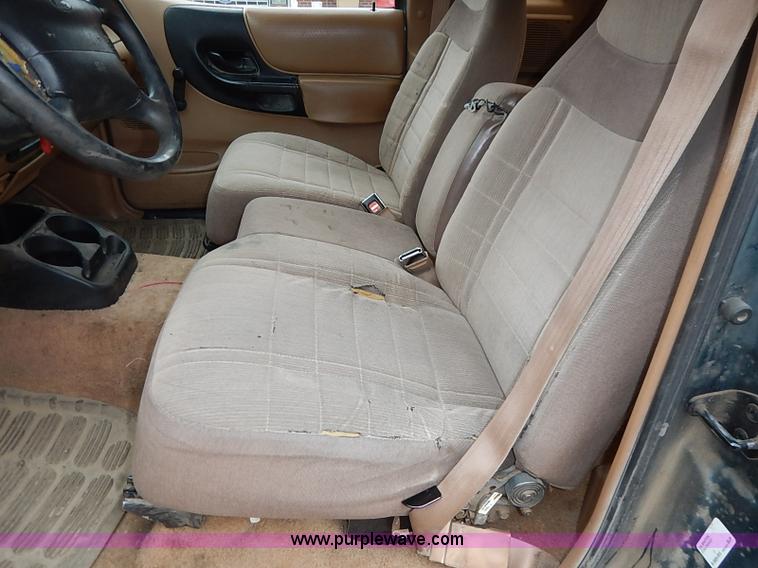 image for item I5189 1996 Ford Ranger XLT SuperCab pickup truck