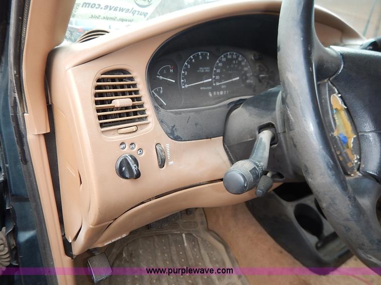 image for item I5189 1996 Ford Ranger XLT SuperCab pickup truck