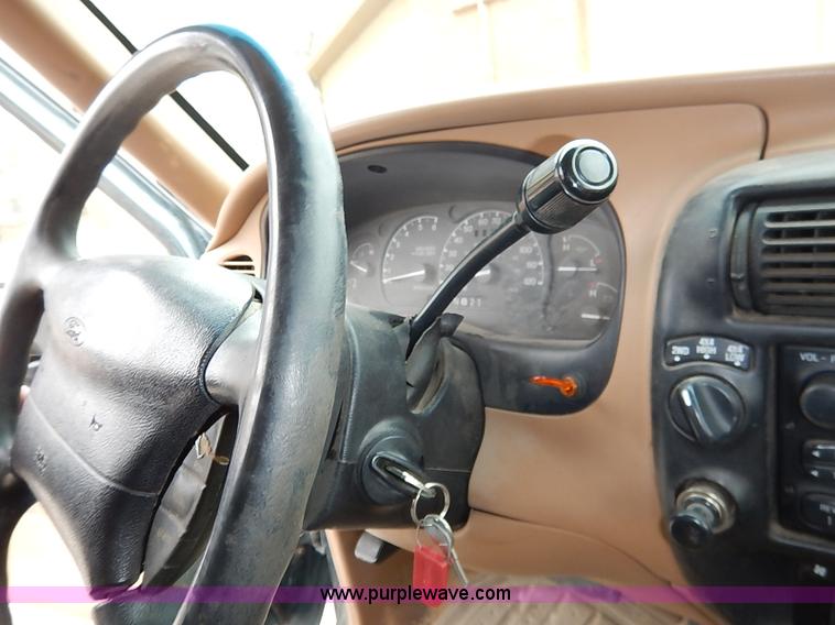 image for item I5189 1996 Ford Ranger XLT SuperCab pickup truck