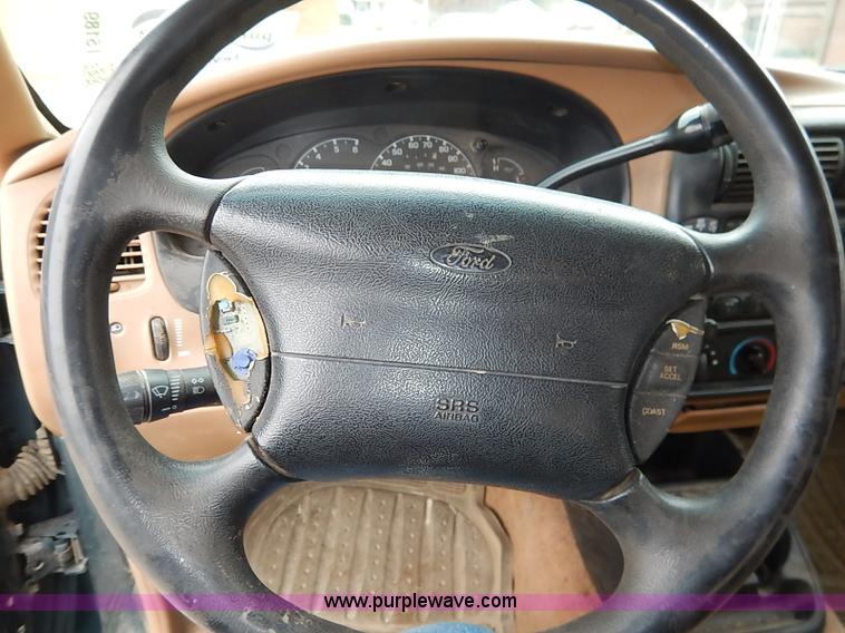 image for item I5189 1996 Ford Ranger XLT SuperCab pickup truck