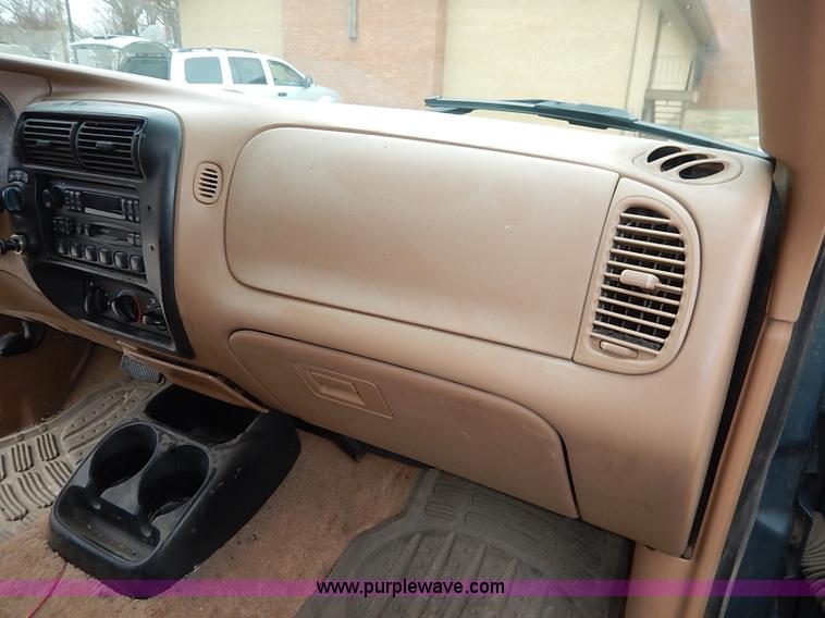 image for item I5189 1996 Ford Ranger XLT SuperCab pickup truck