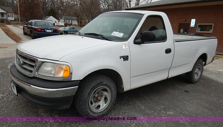 image for item I5190 2001 Ford F150 XL pickup truck