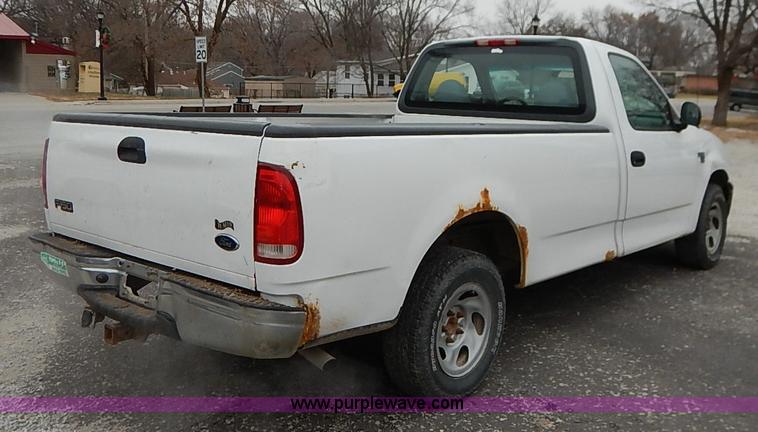 image for item I5190 2001 Ford F150 XL pickup truck