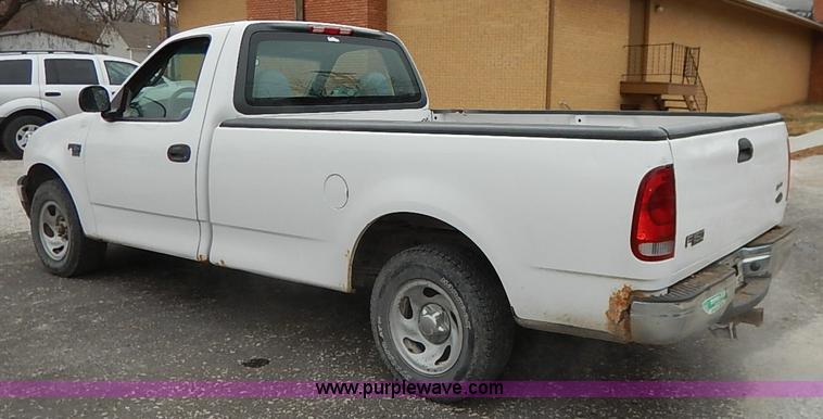 image for item I5190 2001 Ford F150 XL pickup truck