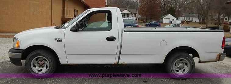 image for item I5190 2001 Ford F150 XL pickup truck
