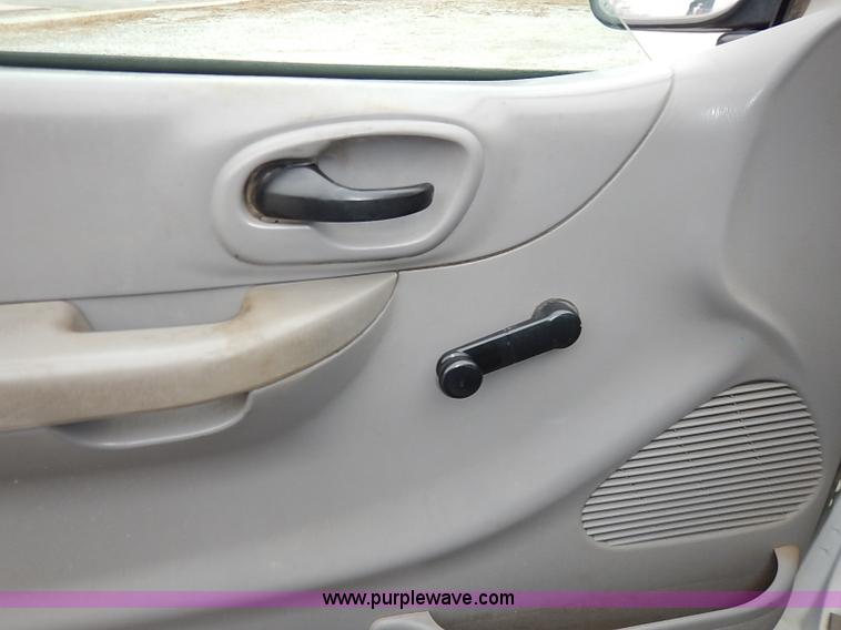 image for item I5190 2001 Ford F150 XL pickup truck