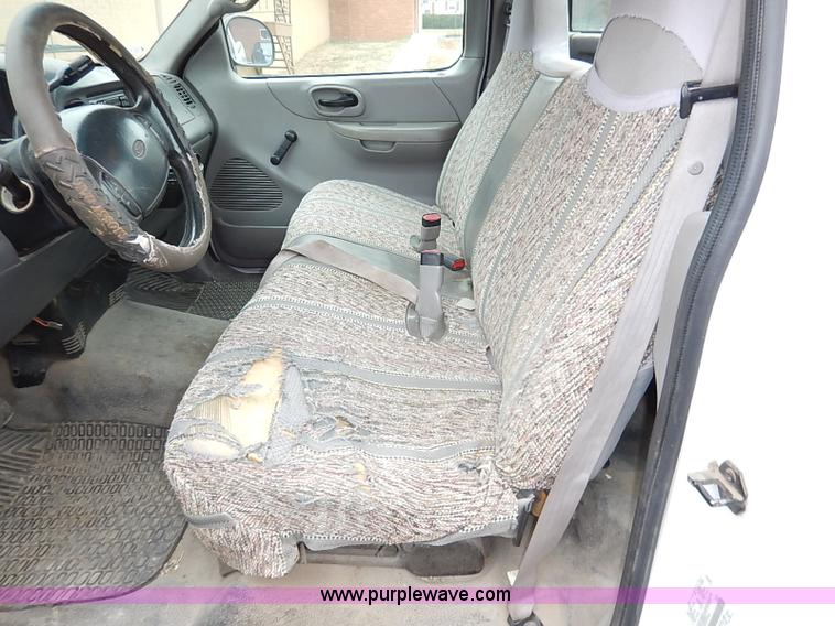 image for item I5190 2001 Ford F150 XL pickup truck