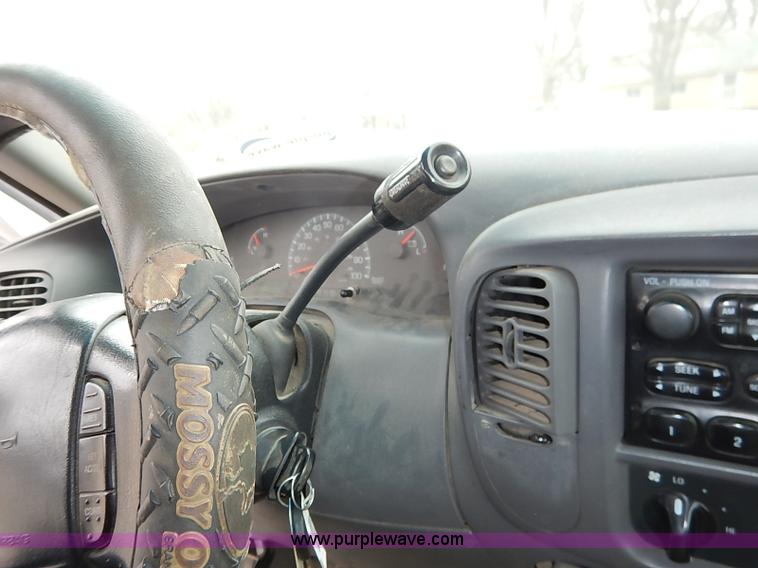 image for item I5190 2001 Ford F150 XL pickup truck