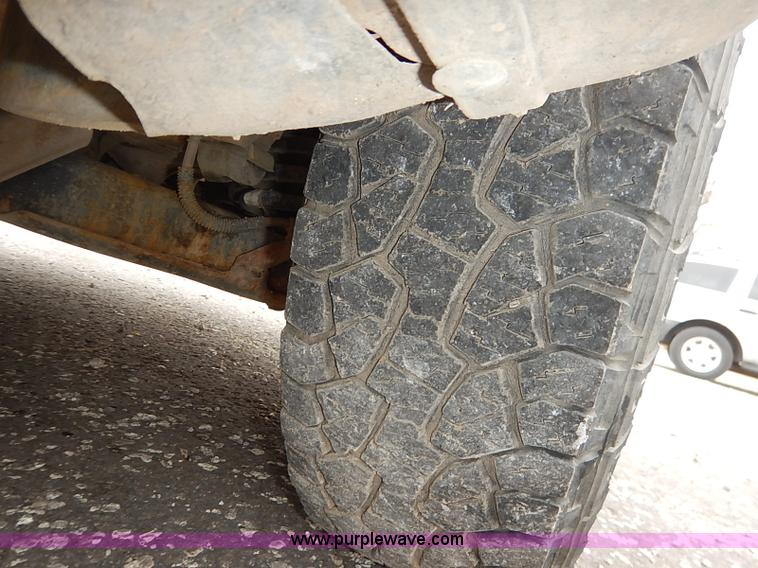 image for item I5190 2001 Ford F150 XL pickup truck