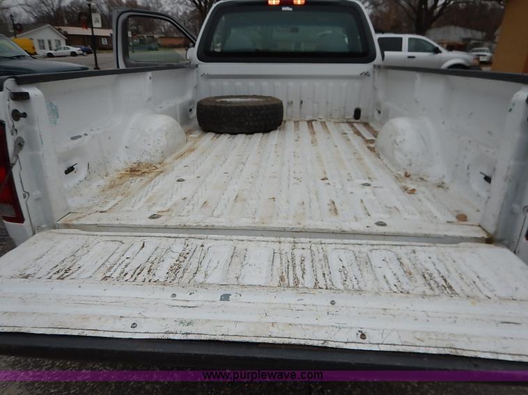 image for item I5190 2001 Ford F150 XL pickup truck