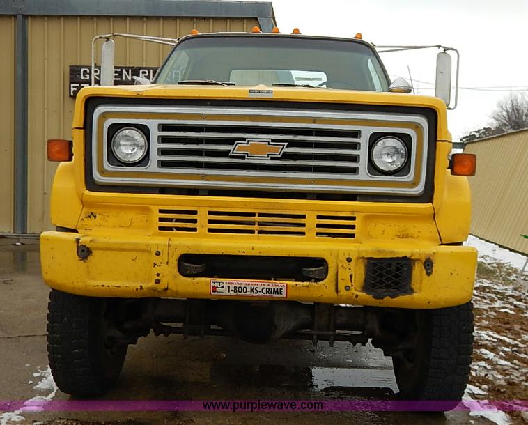 image for item I5193 1986 Chevrolet Kodiak 70 truck cab and chassis