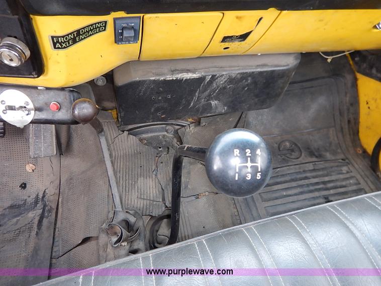 image for item I5193 1986 Chevrolet Kodiak 70 truck cab and chassis