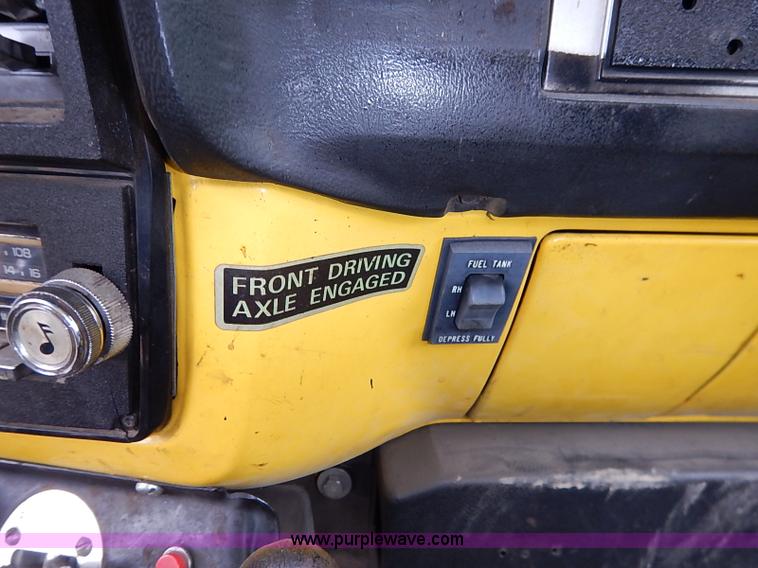 image for item I5193 1986 Chevrolet Kodiak 70 truck cab and chassis