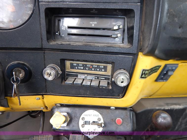 image for item I5193 1986 Chevrolet Kodiak 70 truck cab and chassis