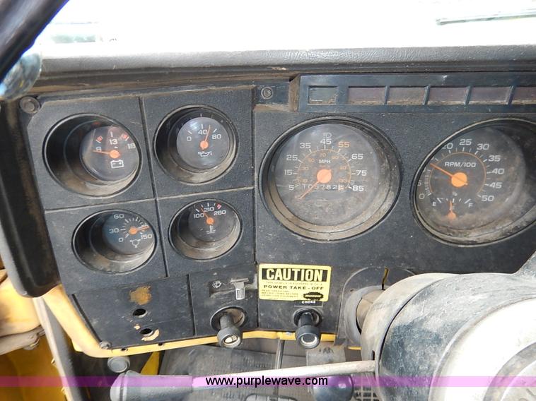 image for item I5193 1986 Chevrolet Kodiak 70 truck cab and chassis