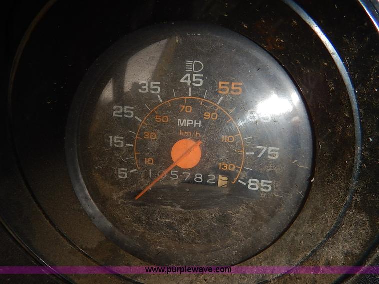 image for item I5193 1986 Chevrolet Kodiak 70 truck cab and chassis