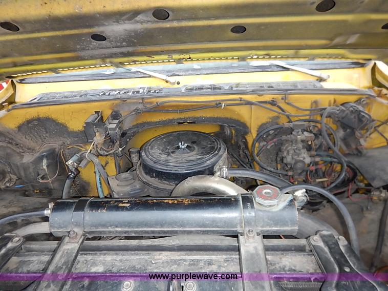 image for item I5193 1986 Chevrolet Kodiak 70 truck cab and chassis