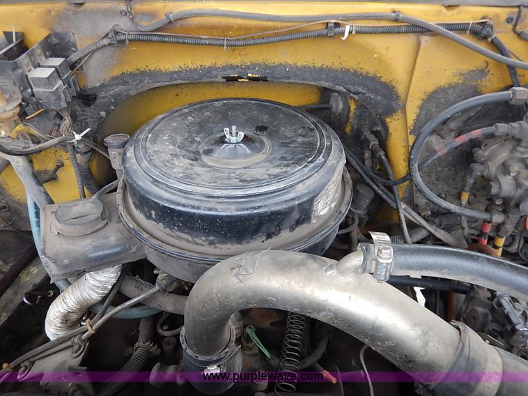 image for item I5193 1986 Chevrolet Kodiak 70 truck cab and chassis