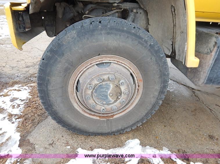 image for item I5193 1986 Chevrolet Kodiak 70 truck cab and chassis