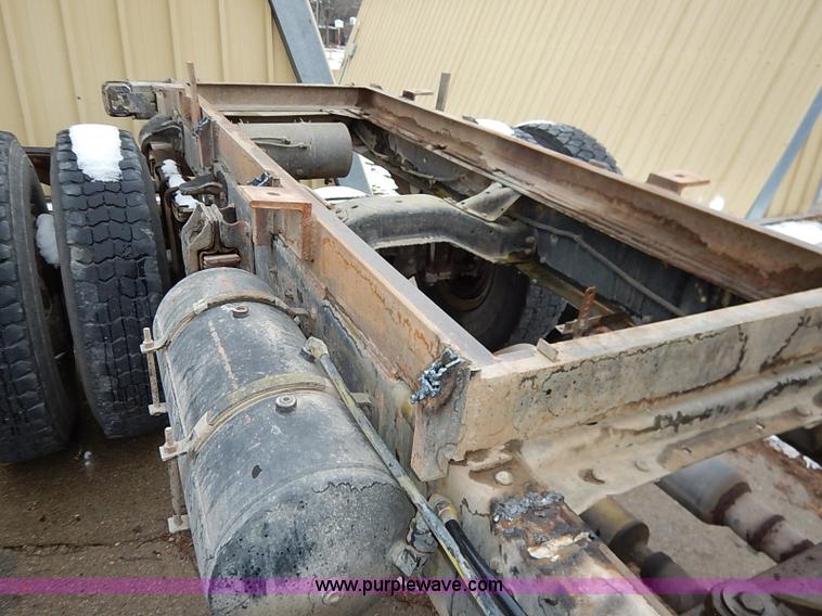 image for item I5193 1986 Chevrolet Kodiak 70 truck cab and chassis