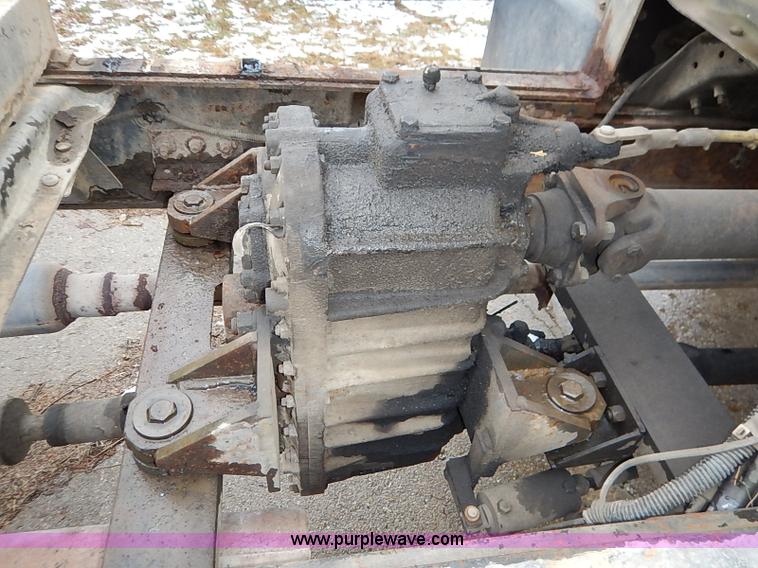 image for item I5193 1986 Chevrolet Kodiak 70 truck cab and chassis