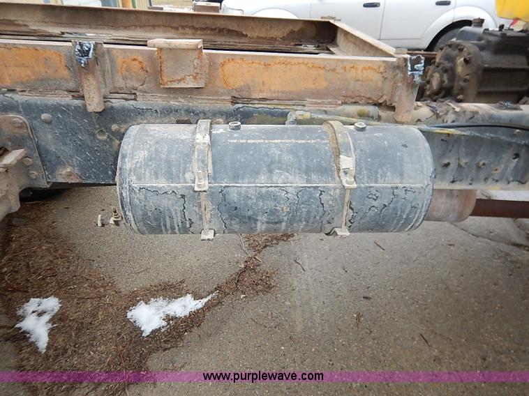 image for item I5193 1986 Chevrolet Kodiak 70 truck cab and chassis