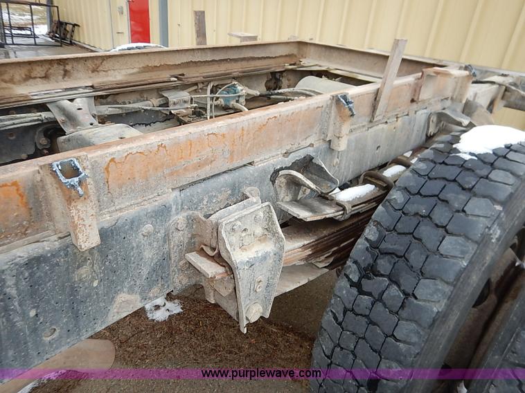 image for item I5193 1986 Chevrolet Kodiak 70 truck cab and chassis