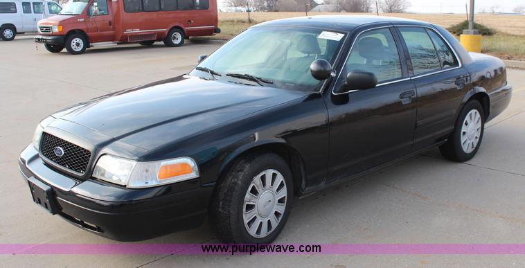 image for item I5977 2006 Ford Crown Victoria Police Interceptor