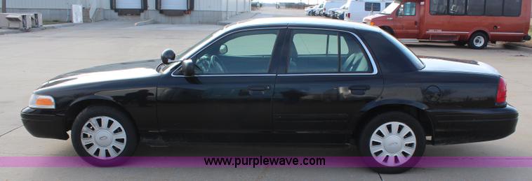 image for item I5977 2006 Ford Crown Victoria Police Interceptor