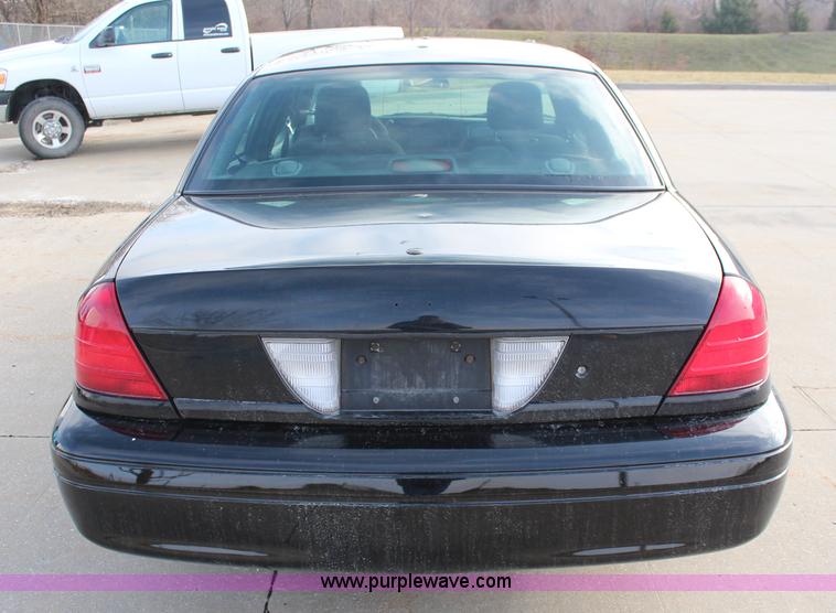 image for item I5977 2006 Ford Crown Victoria Police Interceptor