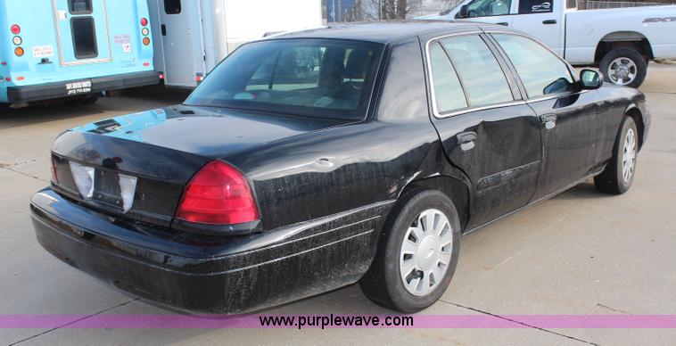 image for item I5977 2006 Ford Crown Victoria Police Interceptor