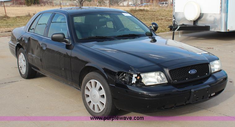 image for item I5977 2006 Ford Crown Victoria Police Interceptor
