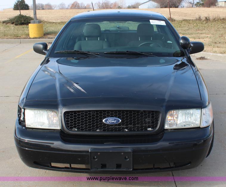 image for item I5977 2006 Ford Crown Victoria Police Interceptor