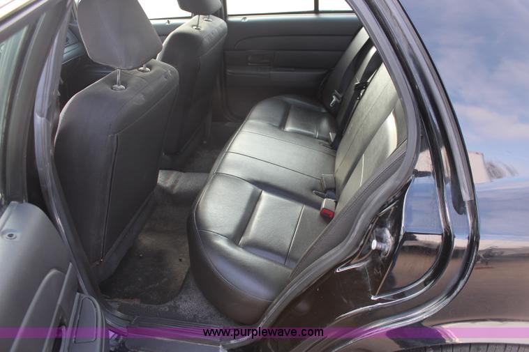 image for item I5977 2006 Ford Crown Victoria Police Interceptor