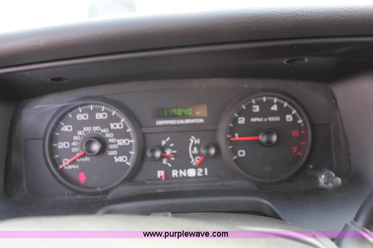 image for item I5977 2006 Ford Crown Victoria Police Interceptor