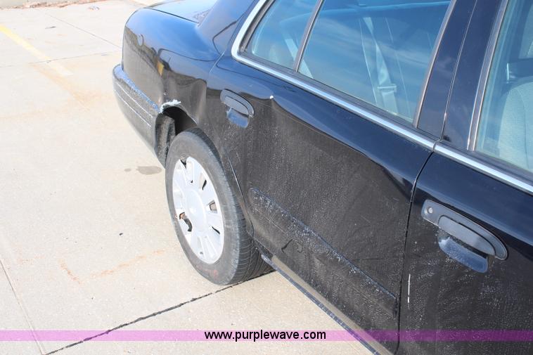 image for item I5977 2006 Ford Crown Victoria Police Interceptor
