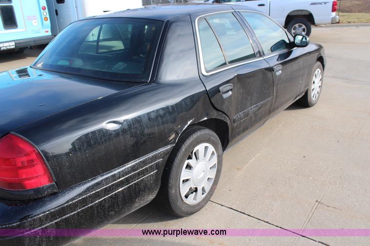 image for item I5977 2006 Ford Crown Victoria Police Interceptor