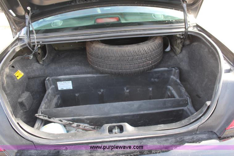 image for item I5977 2006 Ford Crown Victoria Police Interceptor