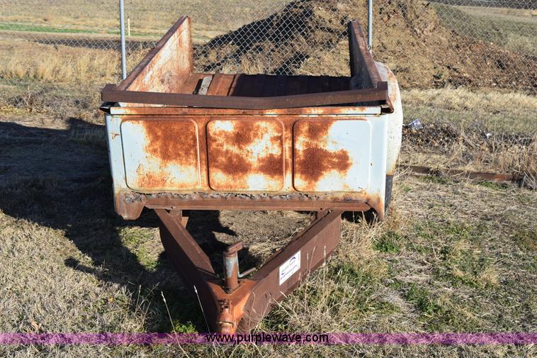 image for item I8581 Pickup bed trailer