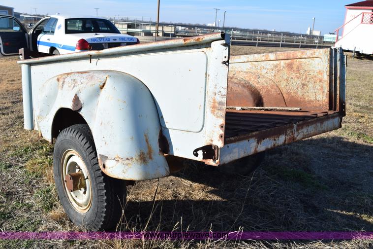 image for item I8581 Pickup bed trailer