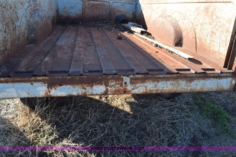 image for item I8581 Pickup bed trailer