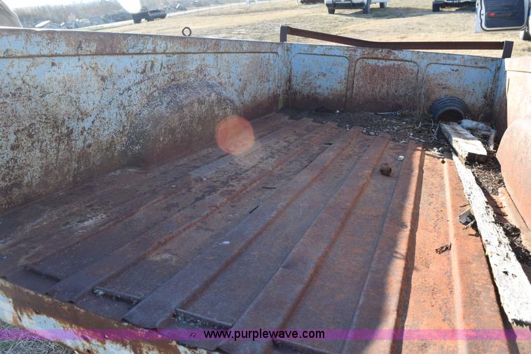image for item I8581 Pickup bed trailer