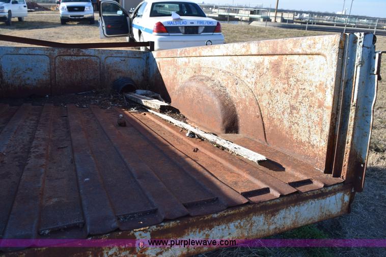 image for item I8581 Pickup bed trailer