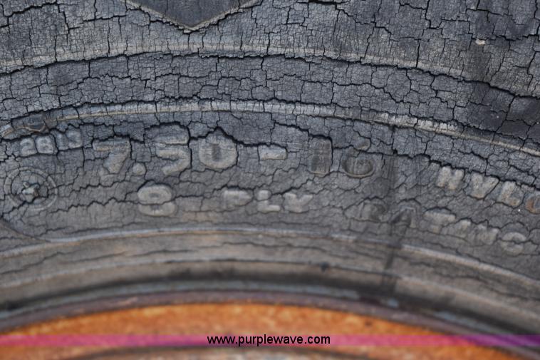 image for item I8581 Pickup bed trailer